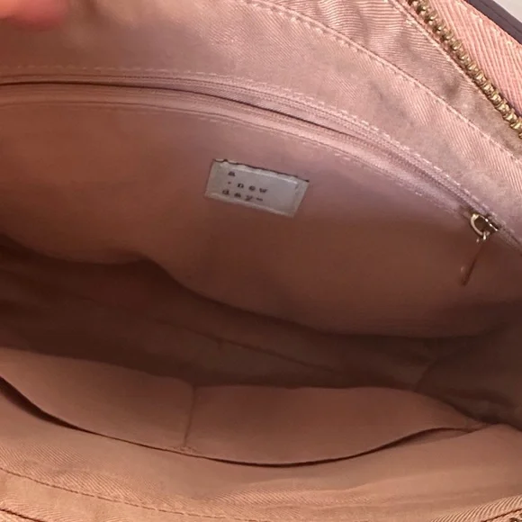 A New Day Target Blush Pink Crossbody Bag with gold - Picture 3 of 10